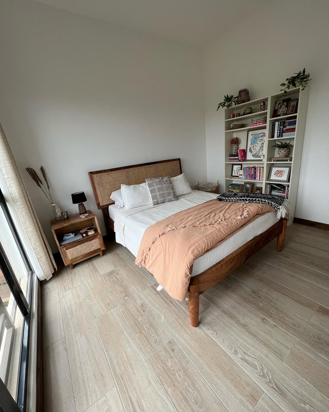 Maasai Resting Ground – 'Enkátá Oltau' (Gathering Ground) – Woven Headboard & Ritual Sleep Ensemble.