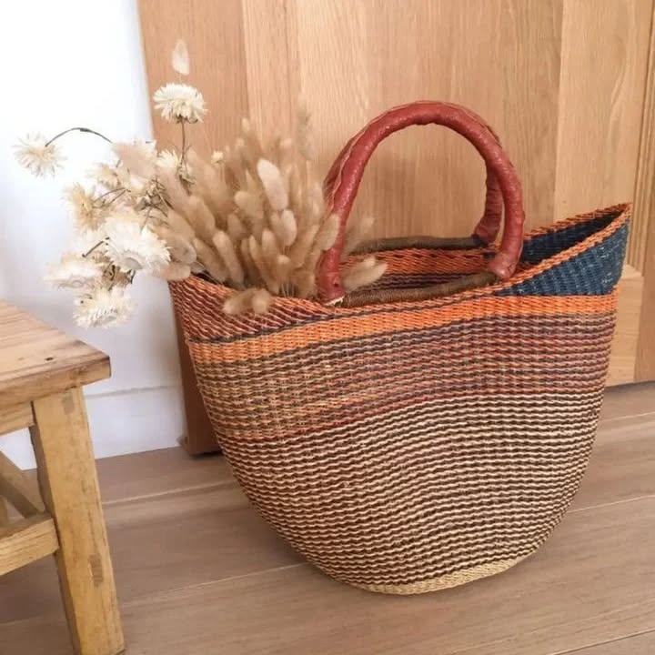 Striped Basket with Dried Flowers - Circle of Warmth & Offering – Enkito e Oltau (Step of Gathering).