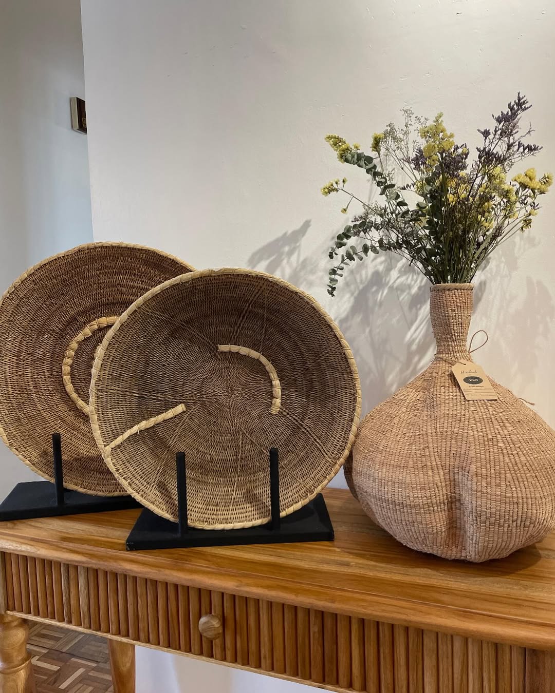 Maasai Woven Vessel Ensemble – 'Enkátá Rátutaté' (Three Seasons) – Ritual Baskets & Floral Gourd.