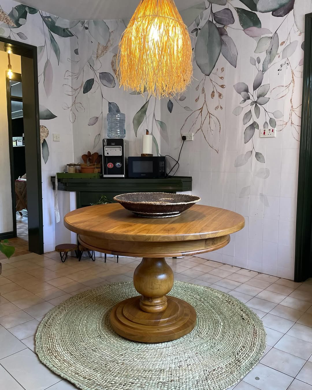 Maasai Ranch Table Ensemble – 'Enkúwí gírí' (Rest Easy) – Circular Dining Rituals.