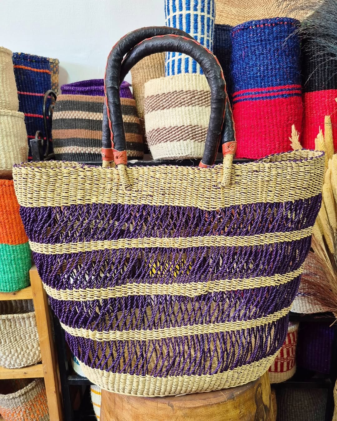 Purple-Beige Basket with Leather-Wrapped Handles - Circle of Contrast & Craft – Enkito e Oltau (Step of Offering).