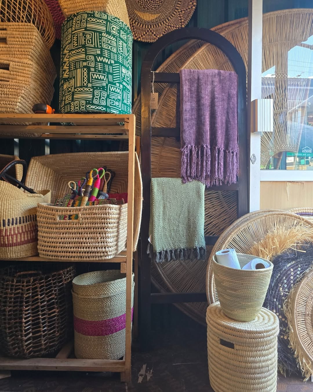 Artisan Home Market Display – Woven Baskets and Textile Harmony – Enkito e Oltau (Step of Gathering).