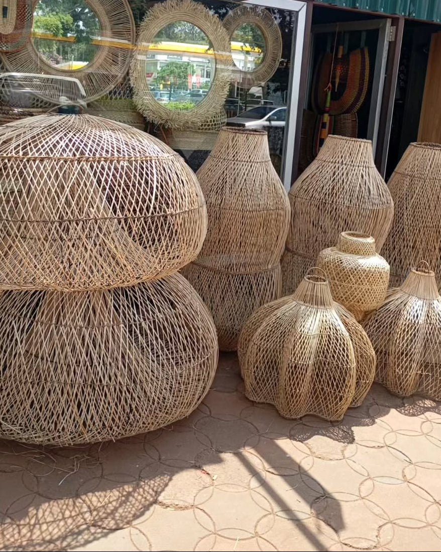 Artisan Spirit Threshold – Bulbous Ceiling lamps & Circular Reflection – Enkito e Oltau (Step of Gathering).