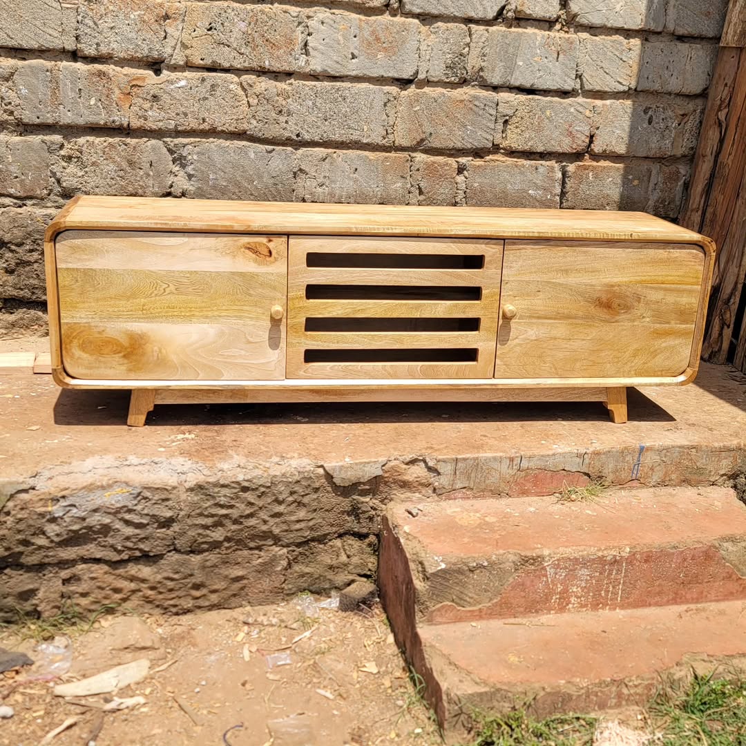 Rounded Console Ritual Ensemble - Maasai Portal of Stillness – 'Enkátá Emut' (Adornment & Echo).