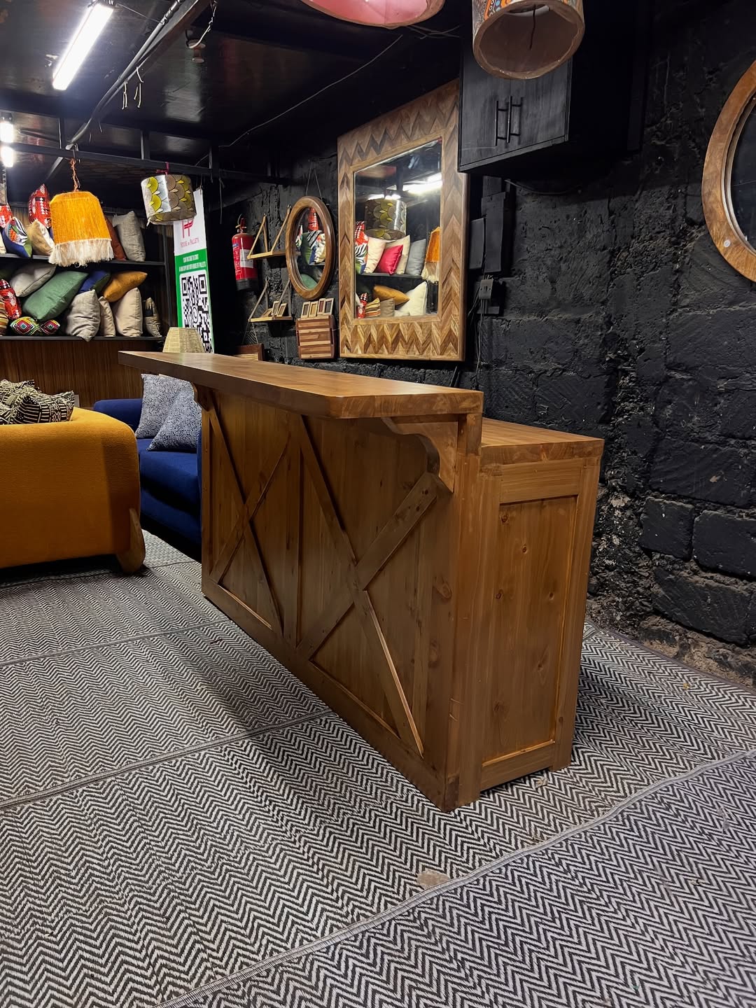 Maasai Hearth Beam – 'Enkátá Oltau' (Gathering Ground) – Rustic Bar Ritual Ensemble.