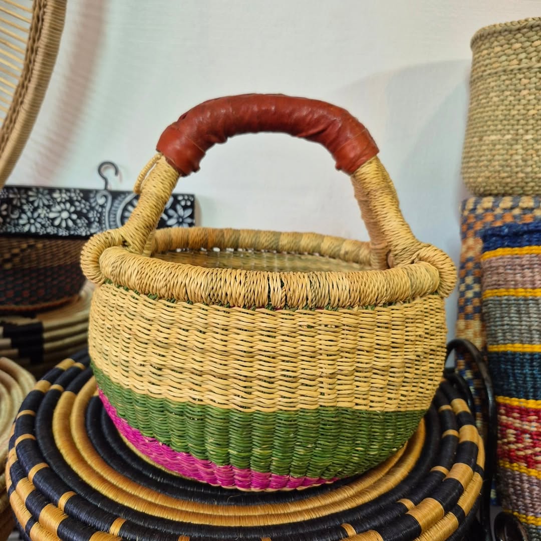 Tricolor Woven Basket with Leather Handle - Circle of Joy & Journey – Enkito e Emayian (Step of Celebration).