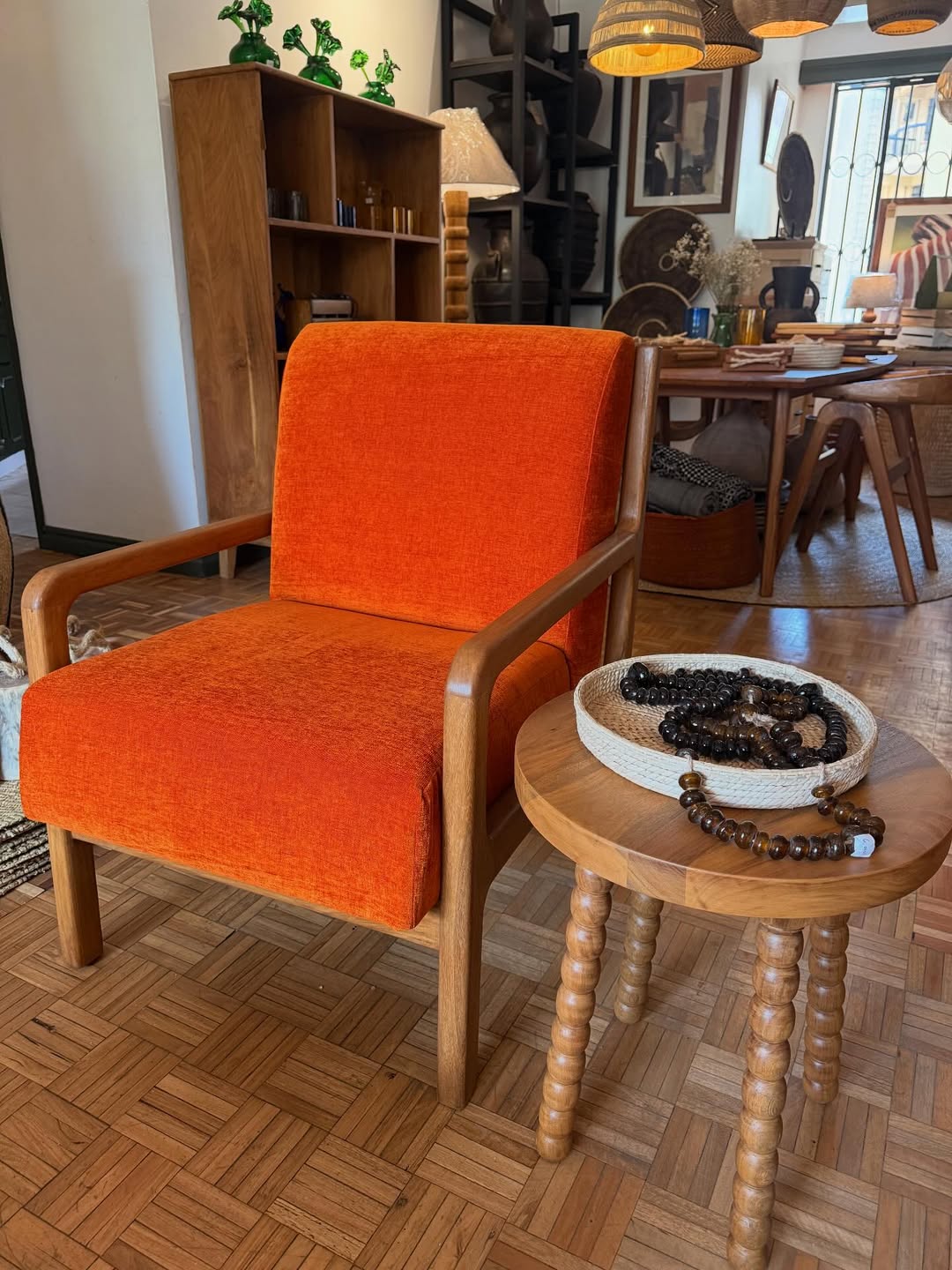 Maasai Seated Offering – 'Enkátá Emut' (Adornment & Echo) – Armchair, Beads & Ritual Table Ensemble.