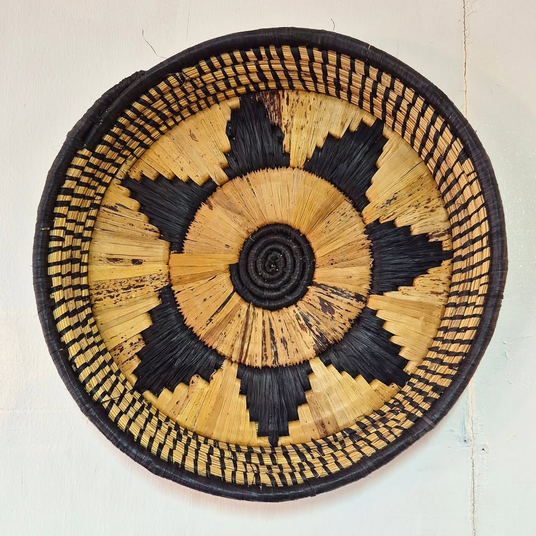 Starburst Woven Basket - Circle of Pattern & Power – Enkito e Oltau (Step of Gathering).