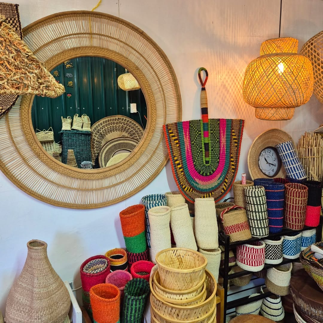 Artisan Basket Ensemble with Mirror & Fan - Circle of Color & Reflection – Enkito e Emayian (Step of Celebration).