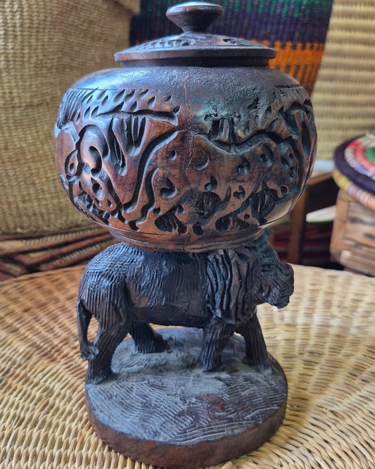 Lion-Guarded Carved Vessel - Circle of Strength & Symbol – Enkito e Olmuran (Step of the Warrior).