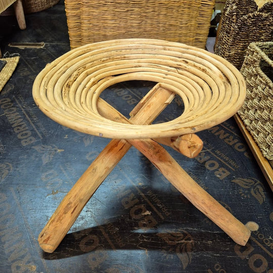 Tripod Artisan Stool with Coiled Seat - Circle of Spiral & Stand – Enkito e Naramat (Step of Stillness).