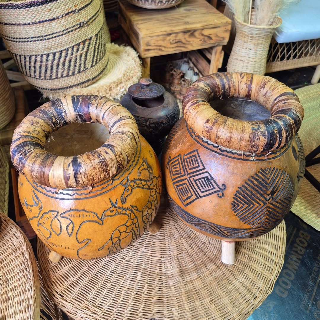 Patterned Clay Pot Duo with Artisan Surround - Circle of Vessel & Voice – Enkito e Oltau (Step of Offering).