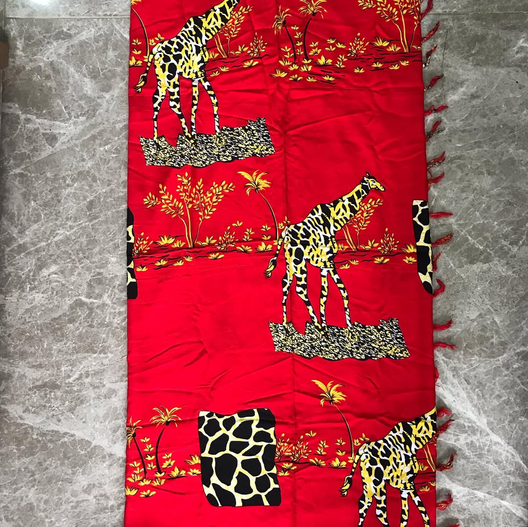 AUTHENTIC SAVANNAH GIRAFFE WRAP – ‘Crimson Trail’ Edition.