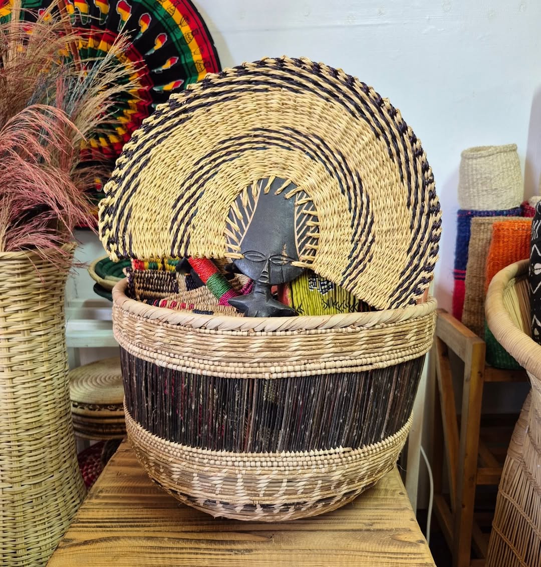 Artisan Basket with Fan, Figurine, and Woven Offerings - Circle of Spirit & Symbol – Enkito e Oltau (Step of Offering).