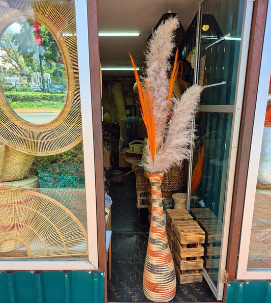Woven Vase with Pampas Grass - Circle of Welcome & Wonder – Enkito e Enkai (Step of Illumination).