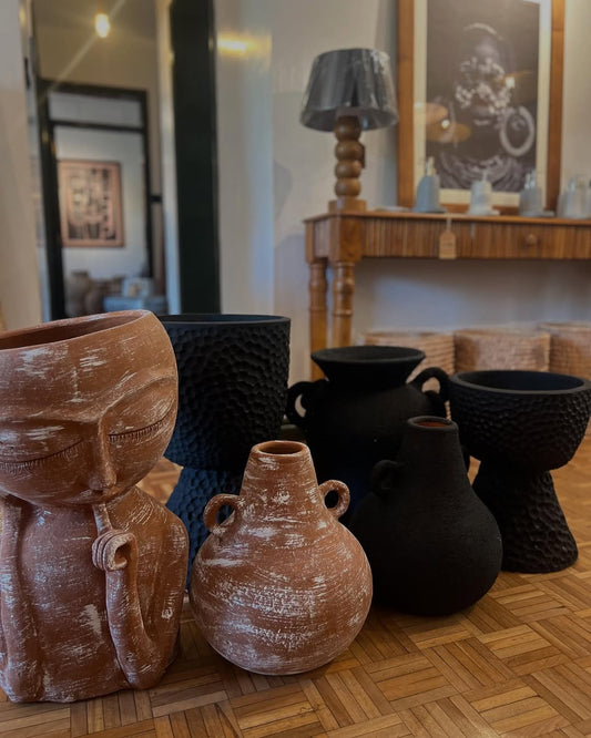 Maasai Whispering Vessels – 'Enkátá Enkarepu' (Sacred Silence) – Terracotta & Black Ceramic Ensemble.