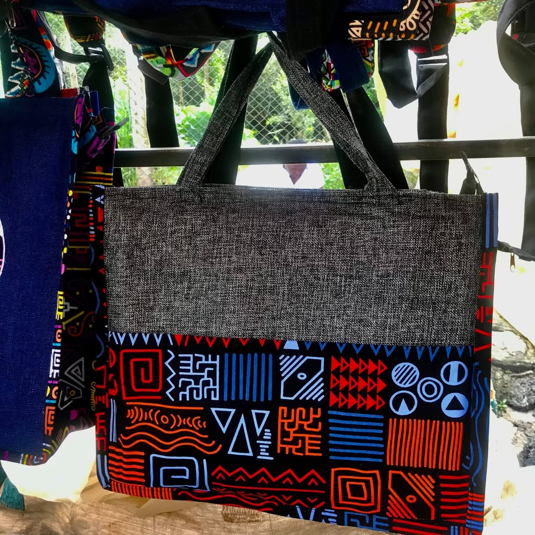 Urban Glyphs Tote Bags – Pambo La Kisasa (Modern Adornment)