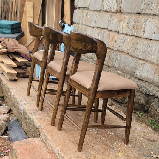 Maasai Seat of Stillness – 'Enkátá Oltau' (Gathering Ground) – Curved Back Chair Ritual Ensemble.