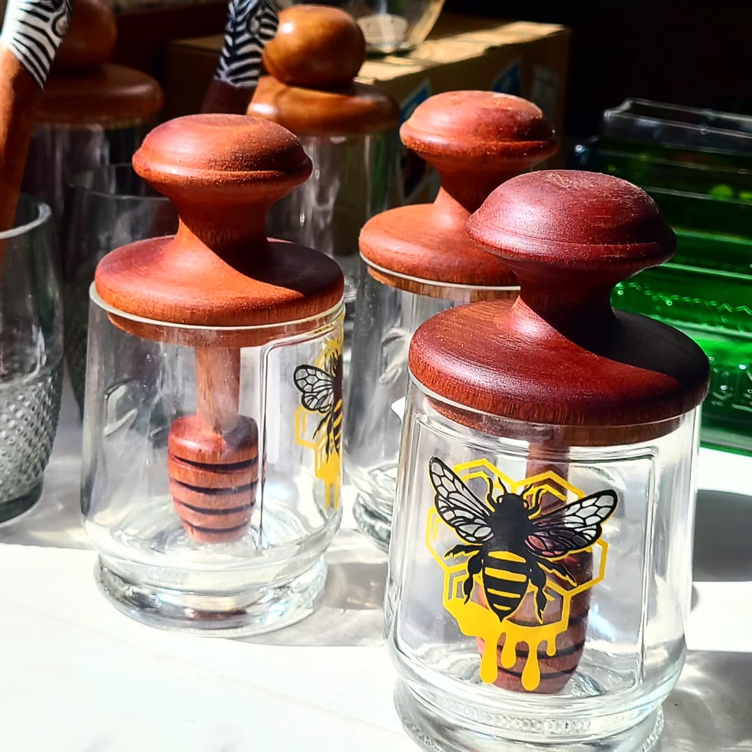 Maasai Ritual Honey Jar Ensemble - Maasai Vault of Golden Bloom – 'Enkátá Enkare' (Honey & Light).