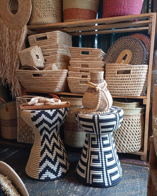 Artisan Geometry Cluster – Patterned Stools & Beaded Spirit – Enkito e Oltau (Step of Gathering).