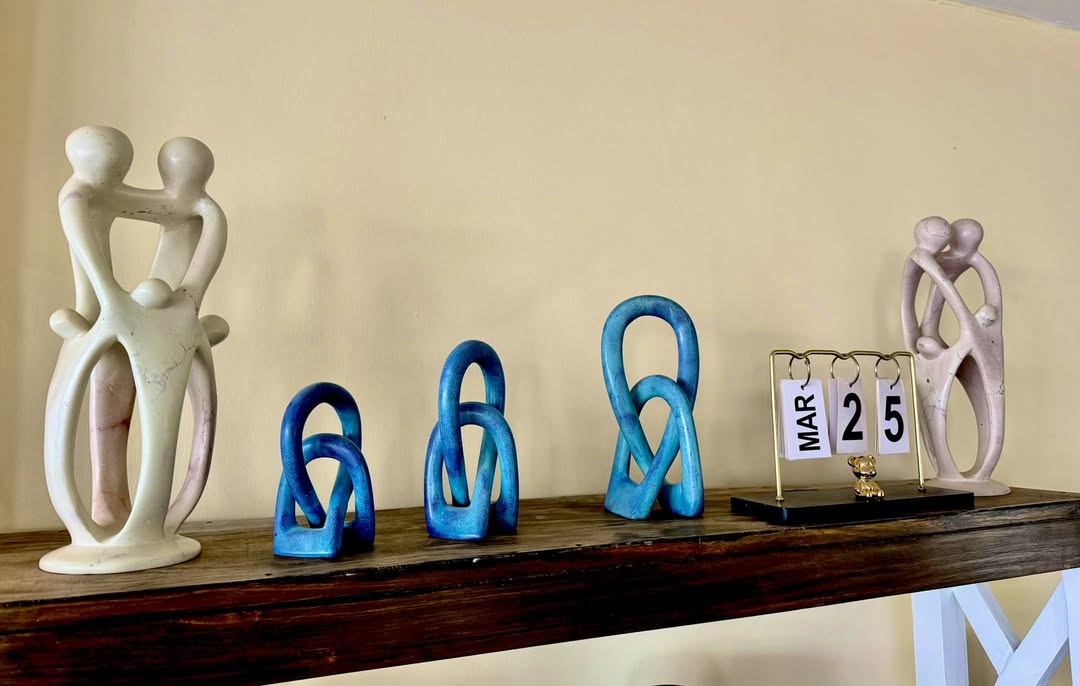 ABSTRACT SCULPTURES – ‘Embrace Forms’ Collection.