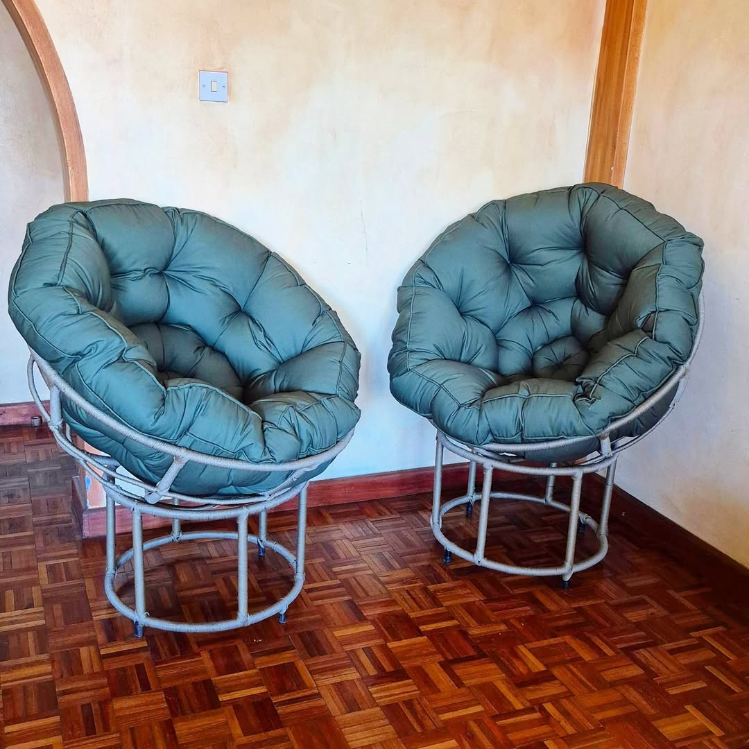 Twin Papasan Lounge on Parquet Ground - Circle of Rest & Reflection – Enkito e Naramat (Step of Stillness).