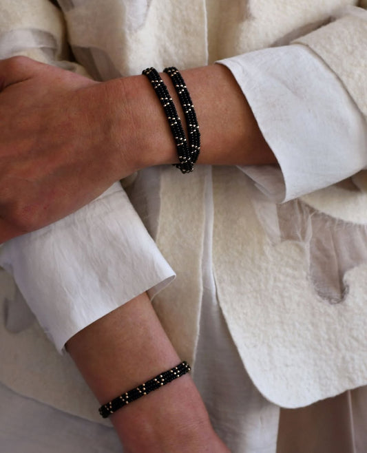 Ancestral Knot Bracelet in Onyx & Gold - Chain of Focus & Prosperity – Enkito e Olkereti (Step of Adornment).