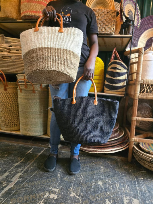 Dual Woven Handbags in Artisan Motion - Circle of Contrast & Carry – Enkito e Oltau (Step of Gathering).