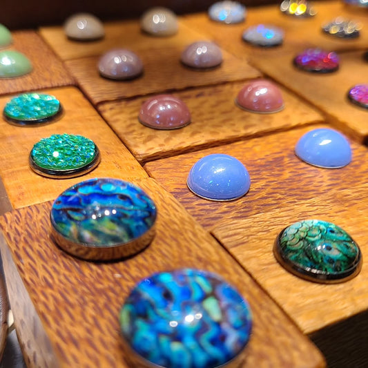 Maasai Vault of Textured Signal – Enkátá Emutai (Adornment & Pulse) – Artisan Button Ritual Set