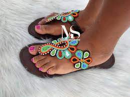 Handmade Maasai Beaded Sandals – Floral Multicolor Motif – Enkito e Sidai (Step of Beauty).